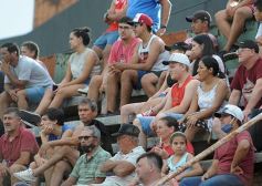 Foto de la galería: Huracán campeón del Torneo Clasificatorio de la Liga Posadeña