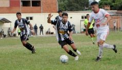 Foto de la galería: Huracán campeón del Torneo Clasificatorio de la Liga Posadeña