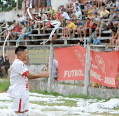 Foto de la galería: Huracán campeón del Torneo Clasificatorio de la Liga Posadeña