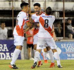 Foto de la galería: Goleada de la Franja en el pase a cuartos del Torneo Regional