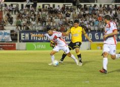 Foto de la galería: Goleada de la Franja en el pase a cuartos del Torneo Regional