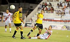 Foto de la galería: Goleada de la Franja en el pase a cuartos del Torneo Regional