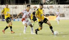 Foto de la galería: Goleada de la Franja en el pase a cuartos del Torneo Regional