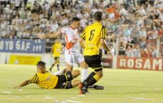 Foto de la galería: Goleada de la Franja en el pase a cuartos del Torneo Regional