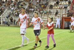 Foto de la galería: Goleada de la Franja en el pase a cuartos del Torneo Regional