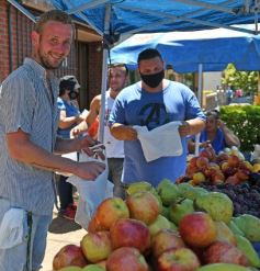 Foto de la galería: Celebración, encuentro y amigos en las últimas recorridas del 2021 en la ciudad capital