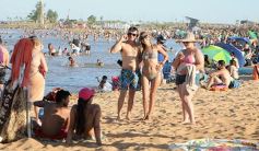 Foto de la galería: Postales del verano posadeño en la Playa Costa Sur de Miguel Lanús