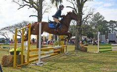 Sixto Fotografías. Deportes. Equitación - Torneo de equitación en el campo hípico del Ejército Argentino en Posadas