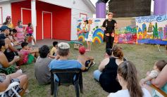 Foto de la galería: Teatro popular y diversión en el Festival Itinerante "Fauna Roja" en Posadas