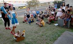 Foto de la galería: Teatro popular y diversión en el Festival Itinerante "Fauna Roja" en Posadas