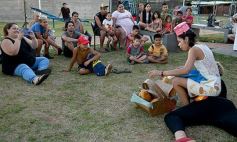 Foto de la galería: Teatro popular y diversión en el Festival Itinerante "Fauna Roja" en Posadas