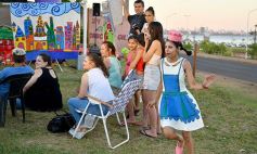 Foto de la galería: Teatro popular y diversión en el Festival Itinerante "Fauna Roja" en Posadas