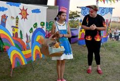 Foto de la galería: Teatro popular y diversión en el Festival Itinerante "Fauna Roja" en Posadas