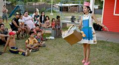 Foto de la galería: Teatro popular y diversión en el Festival Itinerante "Fauna Roja" en Posadas