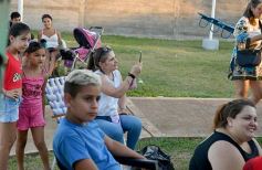 Foto de la galería: Teatro popular y diversión en el Festival Itinerante "Fauna Roja" en Posadas