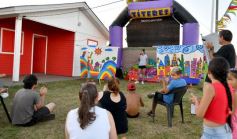 Foto de la galería: Teatro popular y diversión en el Festival Itinerante "Fauna Roja" en Posadas