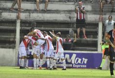 Foto de la galería: La Franja ganó en casa y quedó a un paso de la final del Torneo Regional
