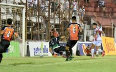 Foto de la galería: La Franja ganó en casa y quedó a un paso de la final del Torneo Regional