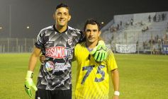 Foto de la galería: La Franja se trajo un empate de Formosa y define la final en casa