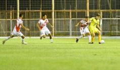 Foto de la galería: La Franja se trajo un empate de Formosa y define la final en casa