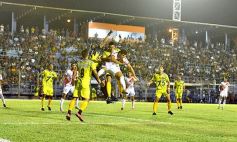 Foto de la galería: La Franja se trajo un empate de Formosa y define la final en casa