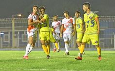 Foto de la galería: La Franja se trajo un empate de Formosa y define la final en casa