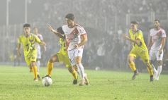 Foto de la galería: La Franja se trajo un empate de Formosa y define la final en casa