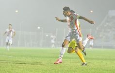 Foto de la galería: La Franja se trajo un empate de Formosa y define la final en casa