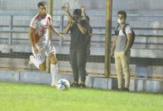 Foto de la galería: La Franja se trajo un empate de Formosa y define la final en casa