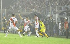 Foto de la galería: La Franja se trajo un empate de Formosa y define la final en casa