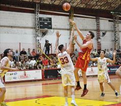Foto de la galería: Tokio ganó en casa y extendió su invicto en el Torneo Federal de Básquet