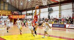 Foto de la galería: Tokio ganó en casa y extendió su invicto en el Torneo Federal de Básquet