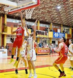 Foto de la galería: Tokio ganó en casa y extendió su invicto en el Torneo Federal de Básquet
