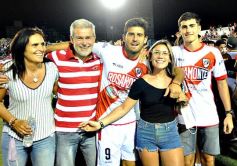 Foto de la galería: Villa Sarita se vistió de fiesta con el triunfo de La Franja en casa