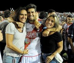 Foto de la galería: Villa Sarita se vistió de fiesta con el triunfo de La Franja en casa