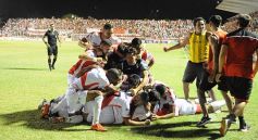 Foto de la galería: Villa Sarita se vistió de fiesta con el triunfo de La Franja en casa