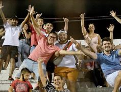 Foto de la galería: Villa Sarita se vistió de fiesta con el triunfo de La Franja en casa