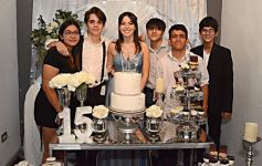 Foto de la galería: Los 15 años de Sabrina Iliana Martino en Posadas