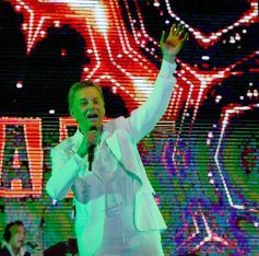 Foto de la galería: Con el corazón contento: Palito Ortega y el reencuentro con el público misionero en Posadas