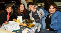 Foto de la galería: Cena, fiesta y baile en el 34° aniversario del Barrio El Territorio