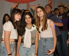 Foto de la galería: Celebración, familia y amigos en los 15 años de Fabiola Luján