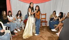 Foto de la galería: Celebración, familia y amigos en los 15 años de Fabiola Luján