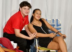 Foto de la galería: Celebración, familia y amigos en los 15 años de Fabiola Luján