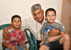 Foto de la galería: Celebración, familia y amigos en los 15 años de Fabiola Luján