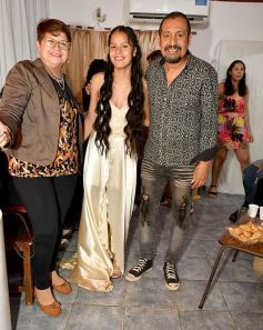 Foto de la galería: Celebración, familia y amigos en los 15 años de Fabiola Luján