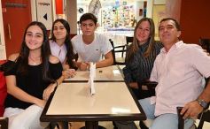 Foto de la galería: Noche de sábado en el centro posadeño