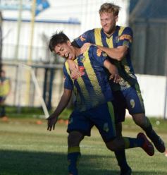 Foto de la galería: Triunfo en suspenso para los auriazules en la 1ra fecha de la Liga Posadeña