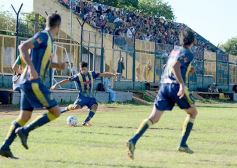 Foto de la galería: Triunfo en suspenso para los auriazules en la 1ra fecha de la Liga Posadeña