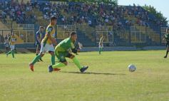 Foto de la galería: Triunfo en suspenso para los auriazules en la 1ra fecha de la Liga Posadeña