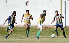 Foto de la galería: Triunfo en suspenso para los auriazules en la 1ra fecha de la Liga Posadeña